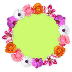 Cerchio di fiori colorati