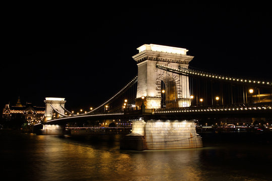 Sz&Atilde;&copy;chenyi Chain Bridge in Budapest, Hungary