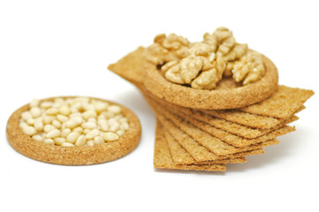 Wholegrains Crispbread with peanut and pine nut
