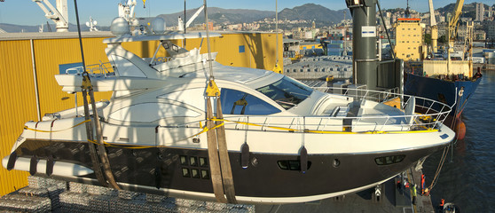yacht transport at port