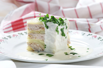 Kräftiger Schichtkuchen