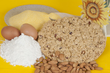 Torta di mandorle. Sbrisolona