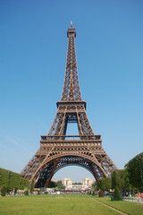 Fototapeta premium The Eiffel Tower in Paris