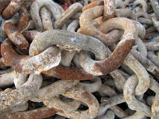Rusty anchor chain, cadena de ancla oxidada.