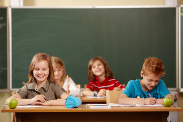 Kinder in der Grundschule