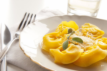 Tortelloni ripieni