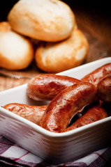 Pieczona biała kiełbasa