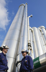 workers with oil and gas pipeline construction