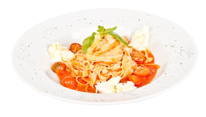Pasta (tagliatelle) with cherry tomato and mozzarella