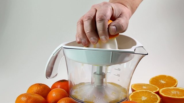 Orangen pressen