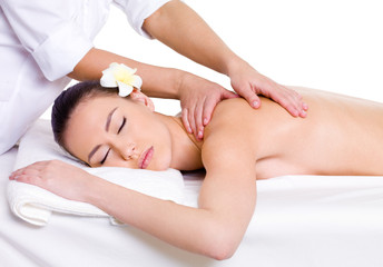 Obraz na płótnie Canvas Woman on massage