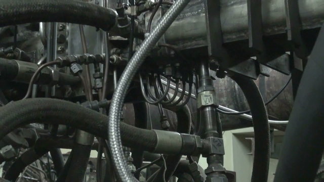 The intertwining of the hose, trunk lines and tubes