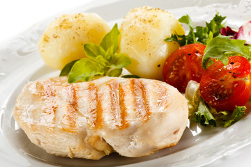 Grilled chicken fillet and vegetables