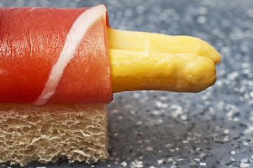 Schinken mit Spargel