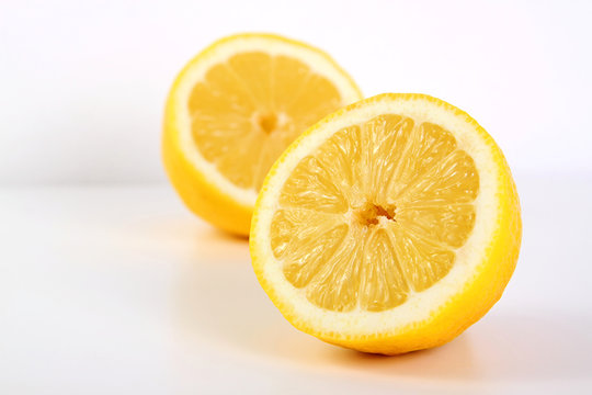 halbierte Zitrone