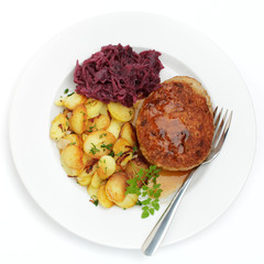 Frikadelle mit Bratkartoffeln,Rotkohl