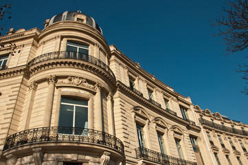 Fototapeta na wymiar budowa pola-Elysees w Paryżu