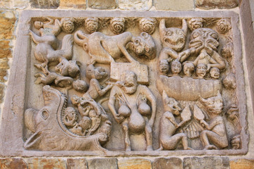 Fornovo, bassorilievo