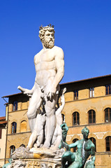 Fototapeta na wymiar Posąg Neptuna w Florencja