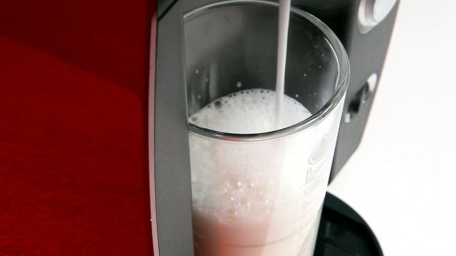 Milchschaum f&uuml;r Latte macchiato