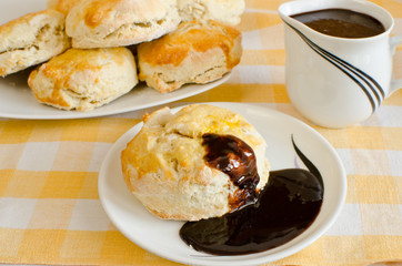 Scones with chocolate gravy