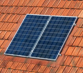 Panneaux solaires sur toit de tuiles plates emboîtables