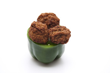 Paprika mit Hackfleisch gefüllt