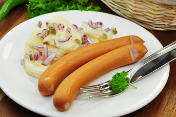 Wienerwurst mit Kartoffelsalat
