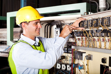 electrician reapairing machine control component