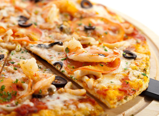 Seafood Pizza