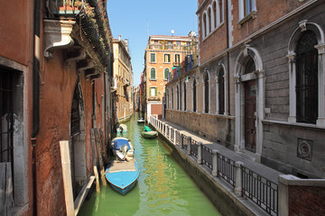 Fototapeta na wymiar Small canal. Venice, Italy.