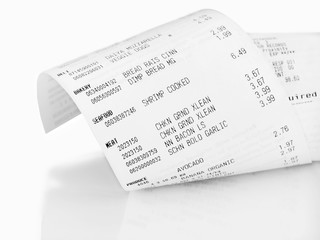 Fototapeta premium Closeup of grocery shopping receipt