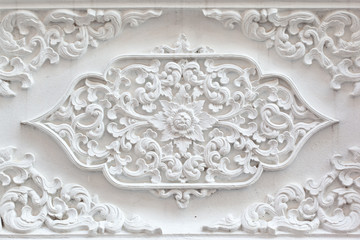 Fototapeta na wymiar The White stucco thai style