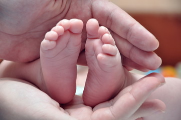 feet of newborn baby