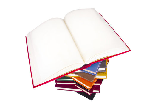 libros aislados en fondo blanco