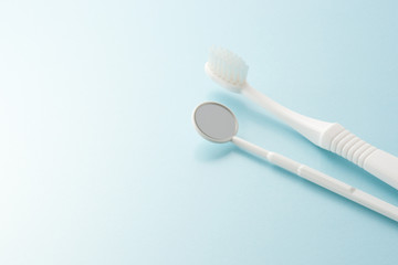 2本の歯みがき用具
