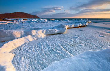 Obraz premium Evening sea ice.