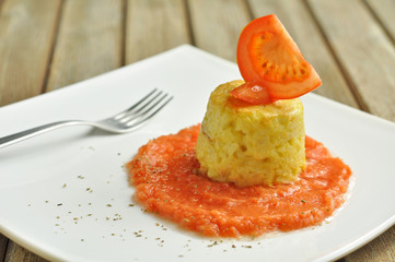 tortino di riso con crema di pomodoro