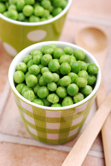 tazzina con piselli freschi