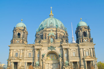 Fototapeta na wymiar Berlin Cathedral during day light