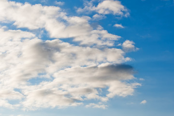 Obraz premium Fluffy clouds in the sky.