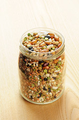 Misto di legumi e cereali secchi
