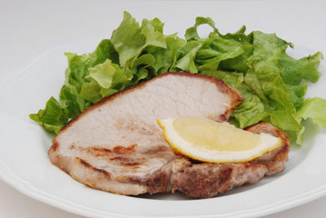 braciola di suino con insalata