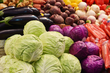 Fototapeta na wymiar close up of many colorful vegetables