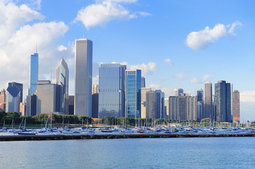 Fototapeta na wymiar Chicago skyline over Lake Michigan