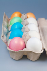 Color eggs