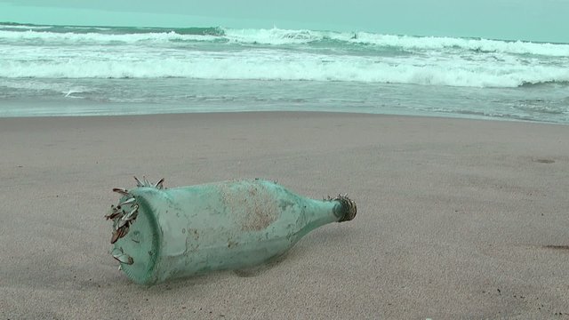 flasche am strand