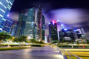 Fototapeta na wymiar cityscape of Singapore at night