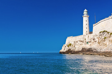 Fototapeta na wymiar The castle of El Morro, an icon of Havana
