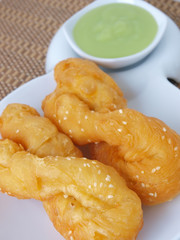 deep fried doughstick with egg custard